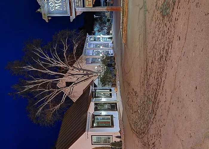 Colonial Motel And Spa