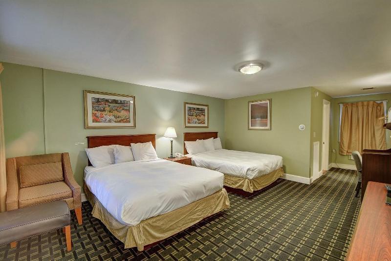 Motel Colonial And Brattleboro