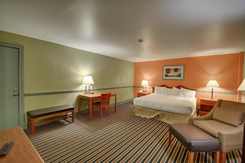 Colonial And Motel 3*