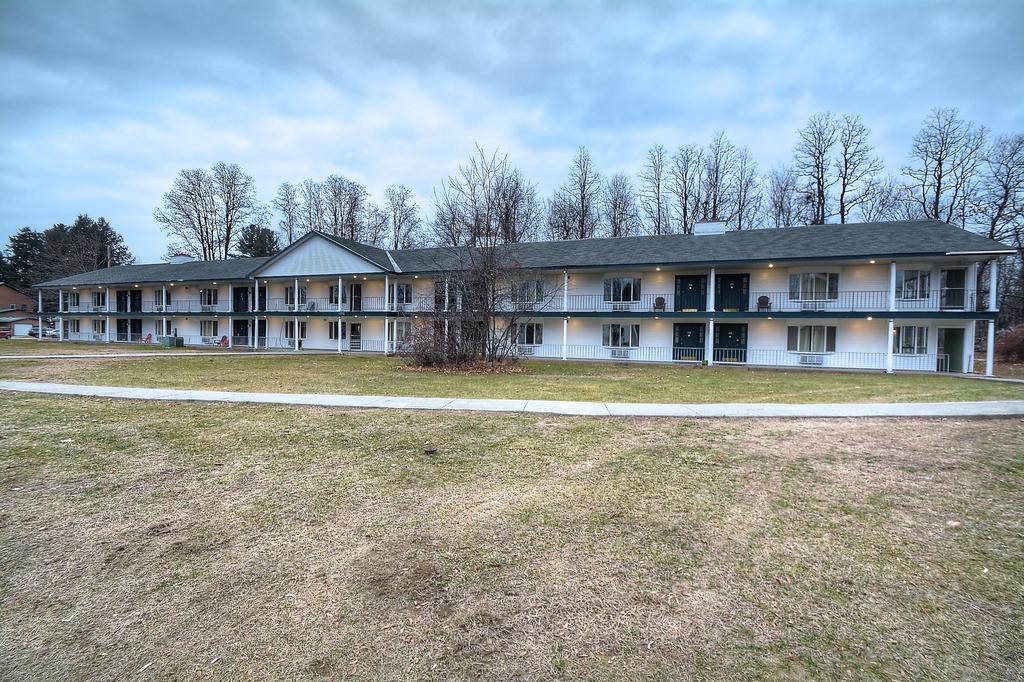 Motel Colonial And 3*