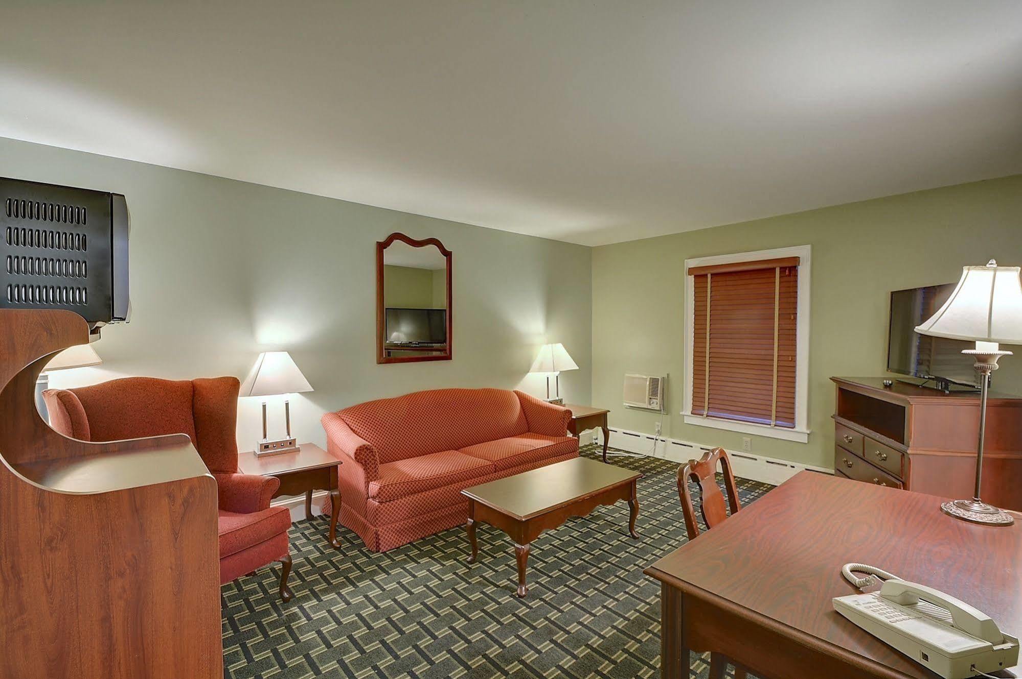 Motel Colonial And 3*